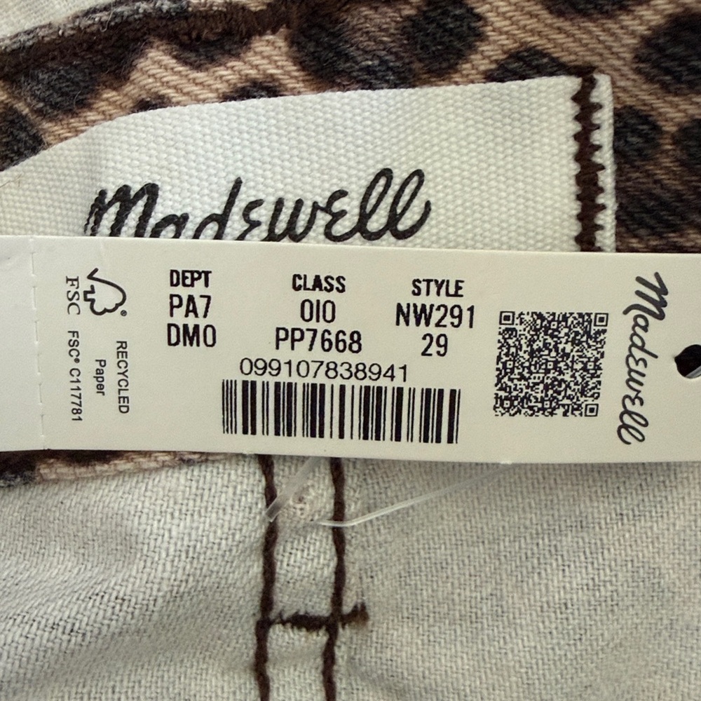 NWT The Curvy Darted Barrel-Leg Jean in Leopard size 29 - Picture 6 of 6